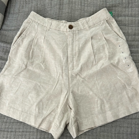 Gap tan Linen shorts - Picture 1 of 5